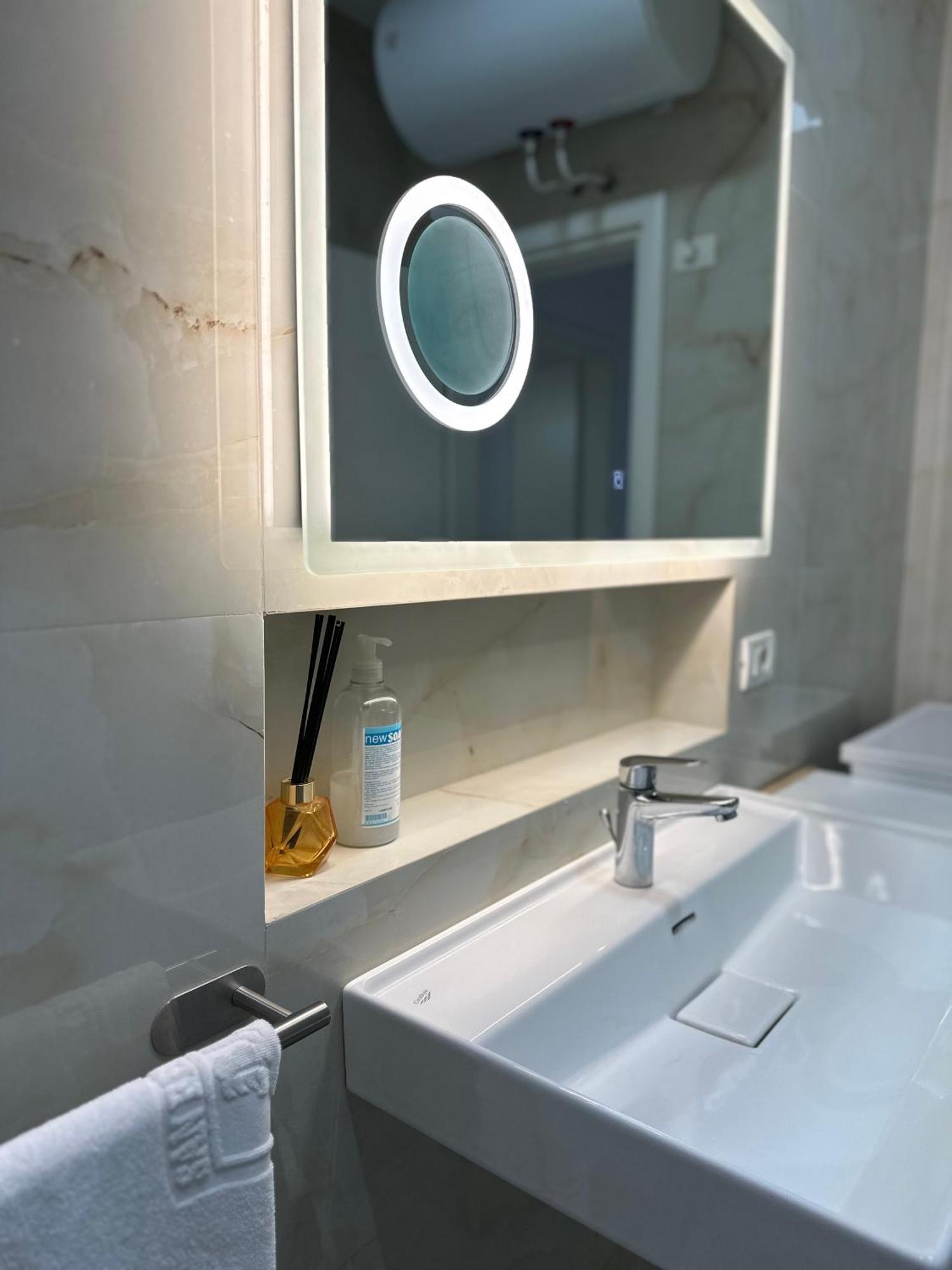 Lungomare Luxury Sea View Apartaments Vlorë Exterior foto