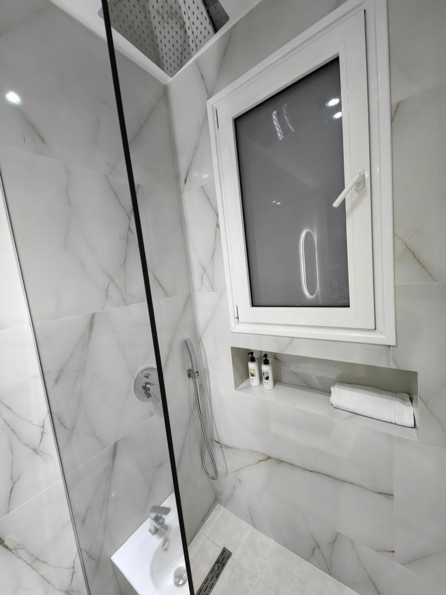 Lungomare Luxury Sea View Apartaments Vlorë Zimmer foto
